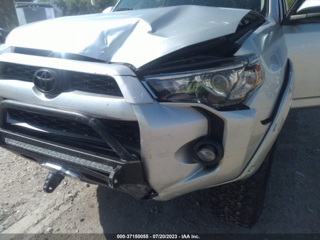Toyota 4RUNNER SR5 2019 JTEBU5JR8K5618370 Image 12
