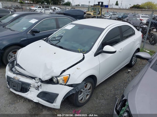Chevrolet SONIC LT 2014 1G1JC5SH9E4199490 Image 2
