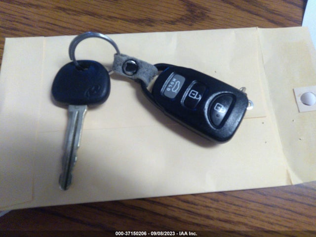 2012 HYUNDAI ELANTRA GLS PZEV VIN: 5NPDH4AE0CH111599
