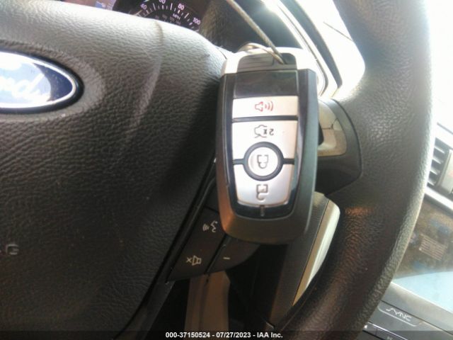 3FA6P0HD1KR102140 Ford FUSION SE