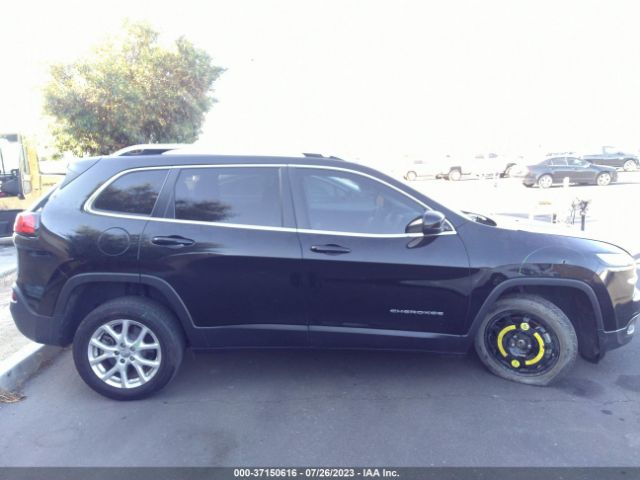 1C4PJLCX2JD523892 Jeep Cherokee Latitude