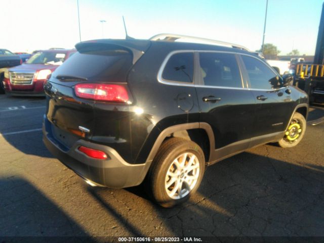 1C4PJLCX2JD523892 Jeep Cherokee Latitude