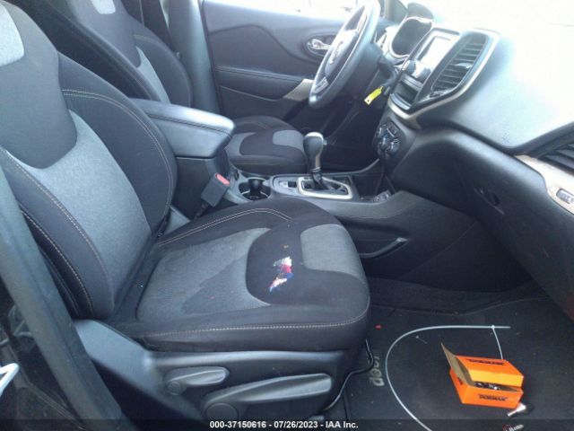1C4PJLCX2JD523892 Jeep Cherokee Latitude