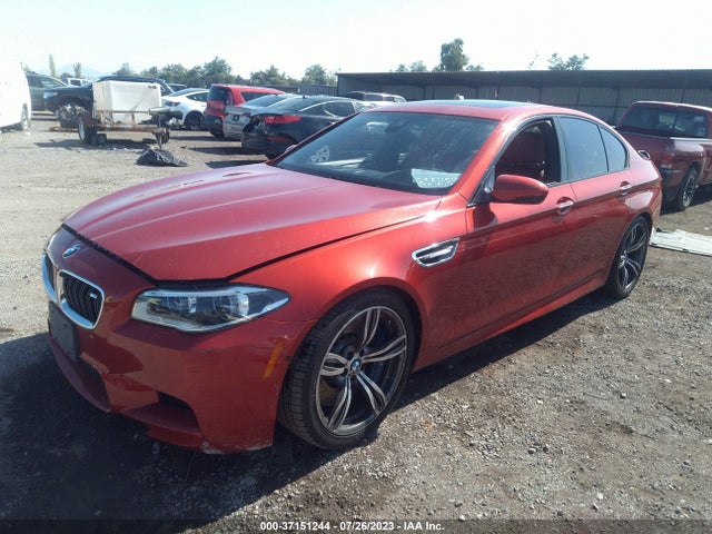 BMW M5 2014 WBSFV9C54ED097557 Image 2