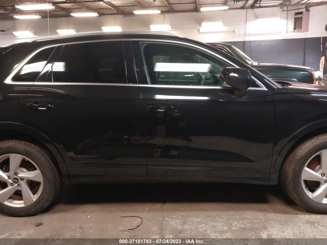 WA1AUCF38M1154817 Audi Q3 PREMIUM