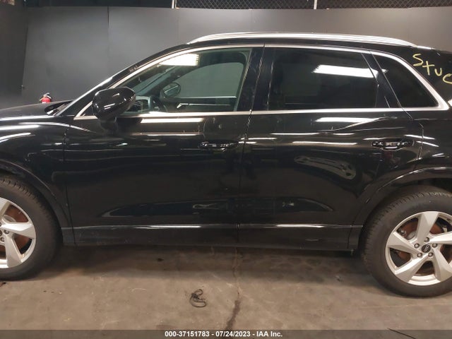 WA1AUCF38M1154817 Audi Q3 PREMIUM