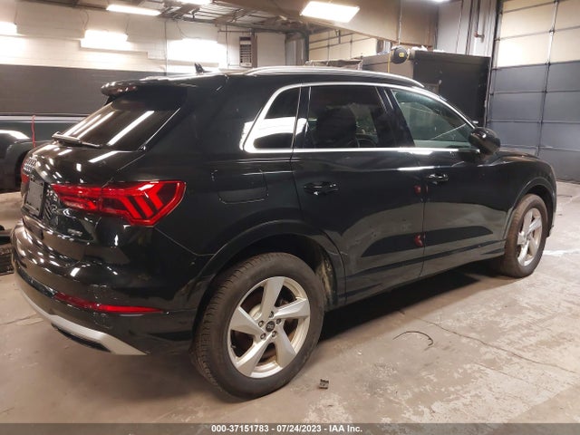 WA1AUCF38M1154817 Audi Q3 PREMIUM
