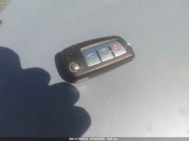 JN1BJ1CR9JW282971 Nissan Rogue Sport S