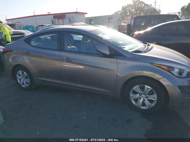 Hyundai ELANTRA SE 2016 5NPDH4AE2GH723793 Image 5