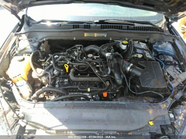 3FA6P0HD1JR287028 Ford FUSION SE