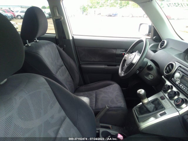 2011 SCION XB VIN: JTLZE4FE5B1124088