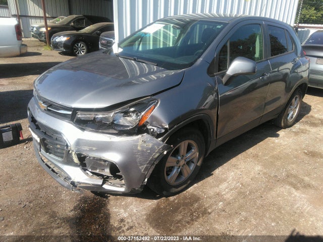 Chevrolet TRAX LS 2020 3GNCJKSB3LL244504 Image 2