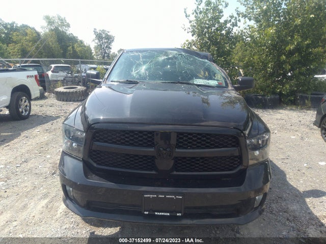 2018 RAM 1500 EXPRESS VIN: 1C6RR7FG2JS175048