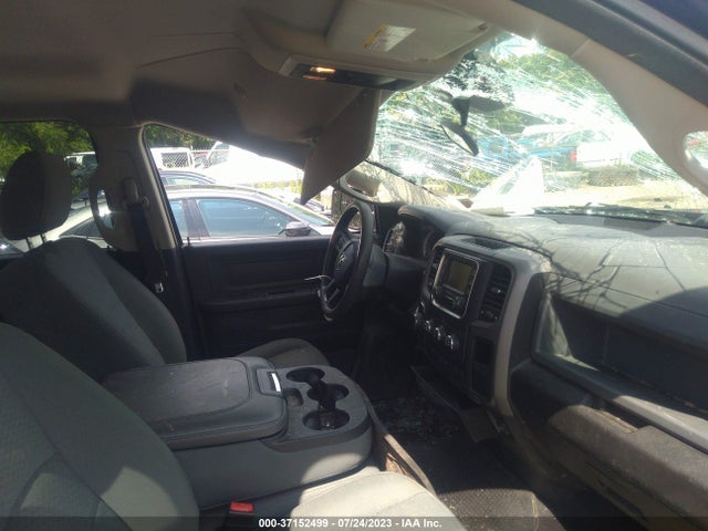 2018 RAM 1500 EXPRESS VIN: 1C6RR7FG2JS175048