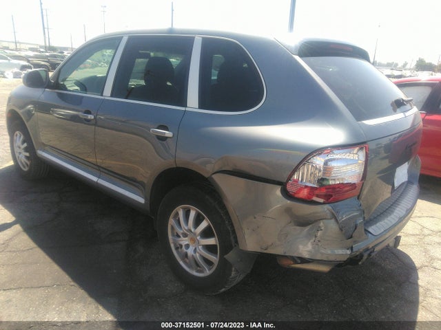 2006 PORSCHE CAYENNE WP1AA29P36LA28300 Photo 2