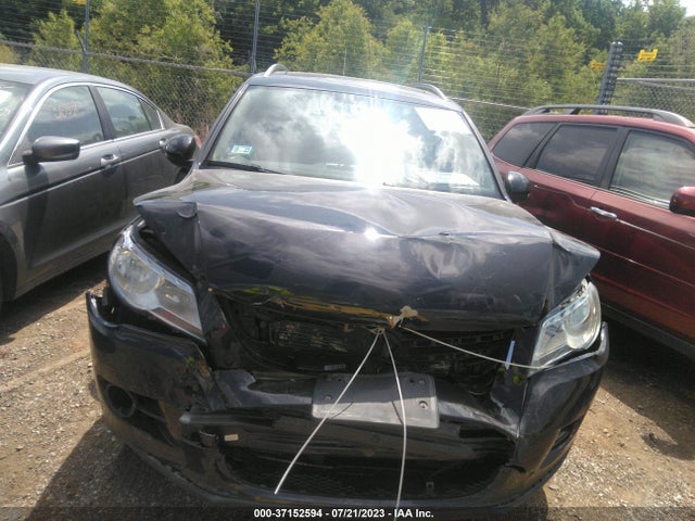 2010 VOLKSWAGEN TIGUAN WOLFSBURG VIN: WVGAV7AX0AW001752