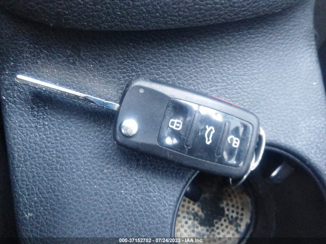 3VW1K7AJ0FM298826 Volkswagen Jetta Sedan 2.0l S