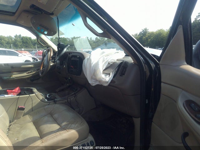 2000 LINCOLN NAVIGATOR VIN: 5LMPU28A5YLJ00884