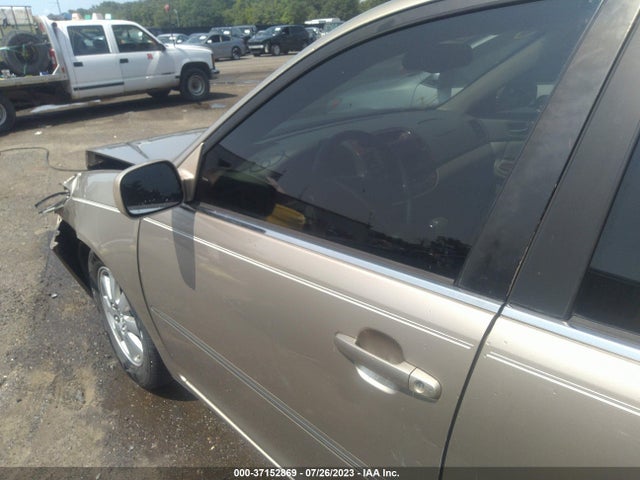2004 TOYOTA CAMRY LE/XLE VIN: JTDBF30K940152228
