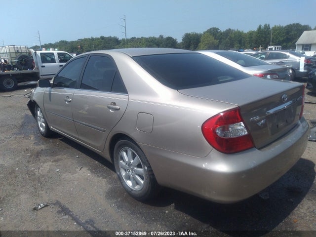 2004 TOYOTA CAMRY LE/XLE VIN: JTDBF30K940152228