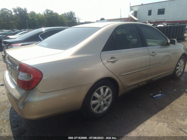 2004 TOYOTA CAMRY LE/XLE VIN: JTDBF30K940152228