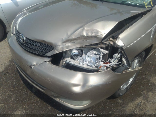 2004 TOYOTA CAMRY LE/XLE VIN: JTDBF30K940152228