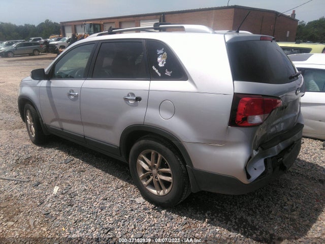 2015 KIA SORENTO LX VIN: 5XYKT4A70FG588620