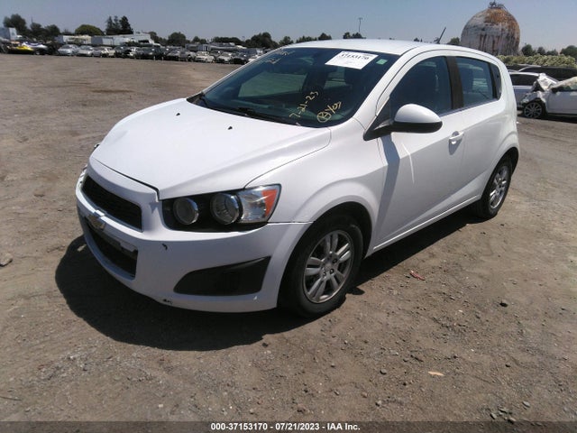 Chevrolet SONIC LT 2015 1G1JC6SG3F4172820 Image 2