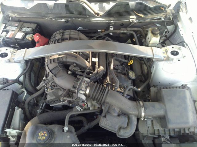 1ZVBP8EM2E5317137 Ford Mustang V6