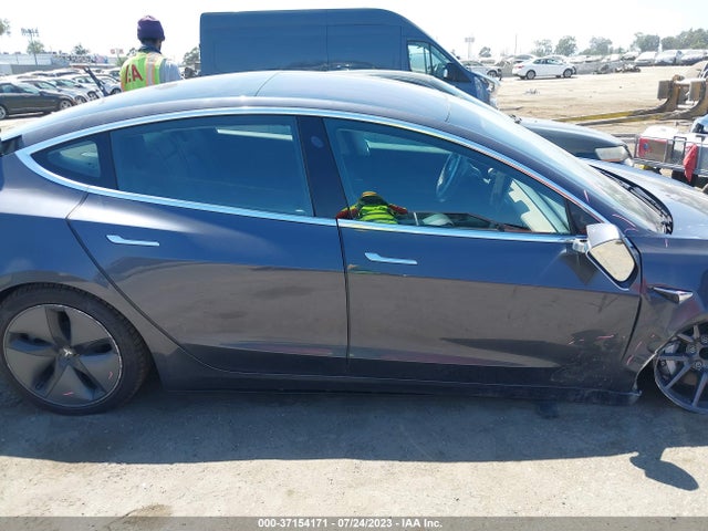 Tesla Model 3 Range Battery 2018 5YJ3E1EA6JF157637 Image 12