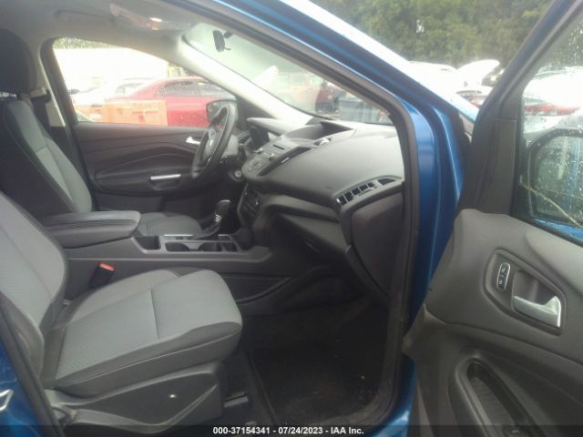1FMCU0GDXHUB99214 Ford ESCAPE SE