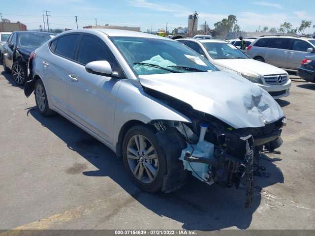 2018 5NPD84LF4JH322713 main image