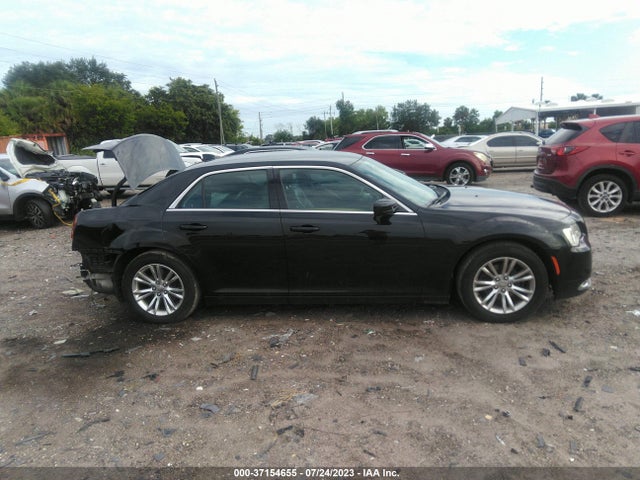 2C3CCAAG1JH218326 Chrysler 300 Touring L