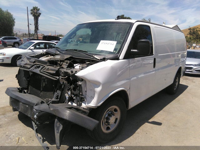 Chevrolet EXPRESS CARGO VAN 2018 1GCWGAFPXJ1301337 Image 2