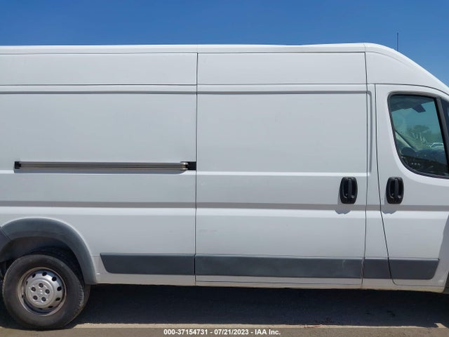 3C6TRVDG9JE110455 RAM Promaster Cargo Van