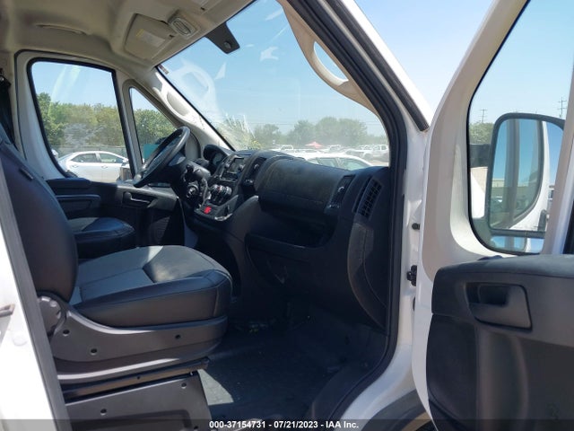 3C6TRVDG9JE110455 RAM Promaster Cargo Van