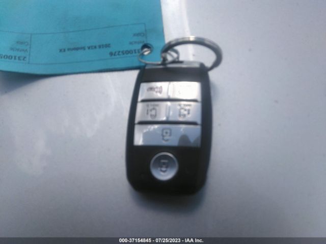 KNDMB5C13G6214579 KIA SEDONA LX