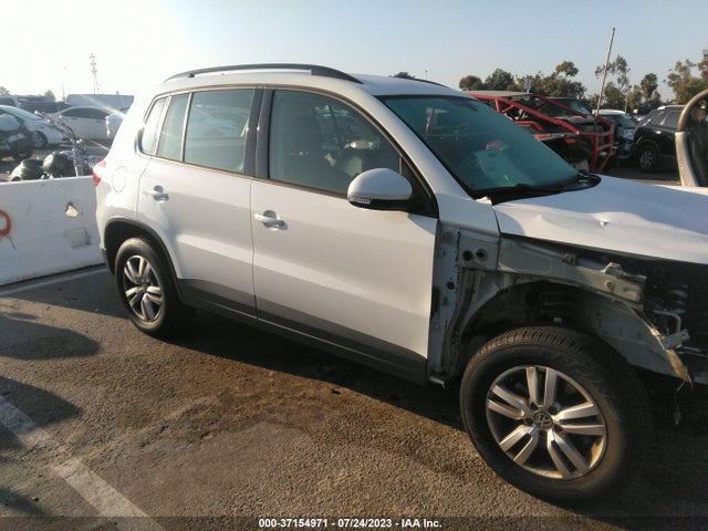 WVGAV7AX3HK013184 Volkswagen TIGUAN