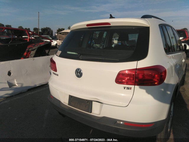 WVGAV7AX3HK013184 Volkswagen TIGUAN