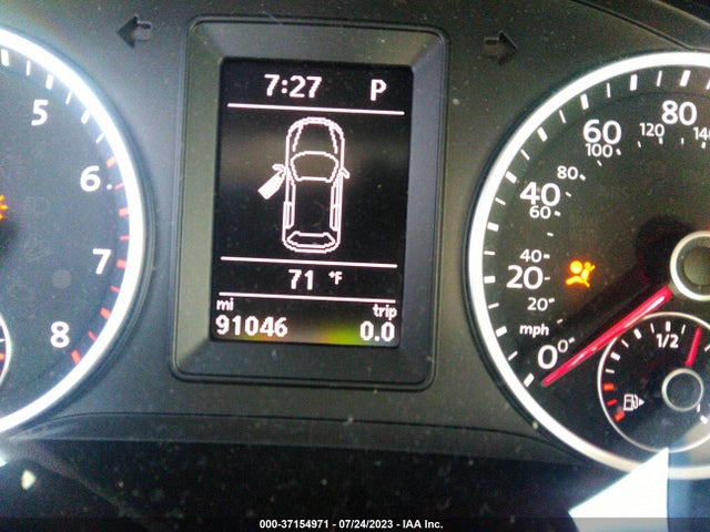 WVGAV7AX3HK013184 Volkswagen TIGUAN