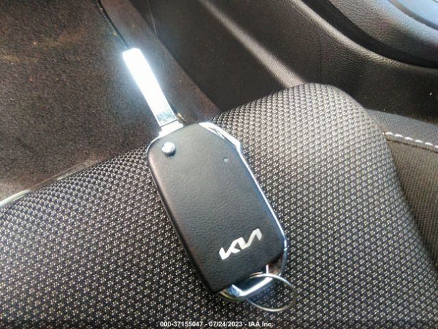 3KPF24AD3PE586126 KIA Forte Lxs