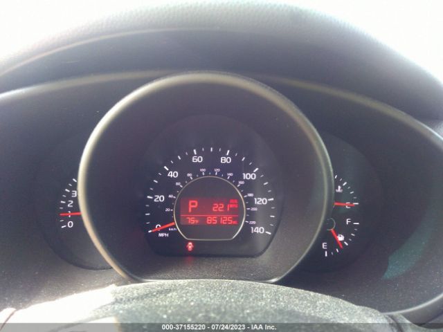 KNDJN2A2XE7018652 KIA Soul Base