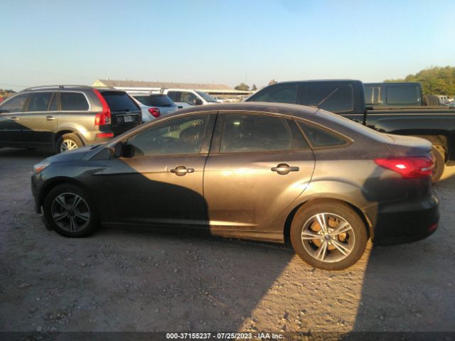 1FADP3FE2JL259581 Ford FOCUS SE