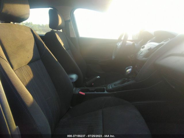 1FADP3FE2JL259581 Ford FOCUS SE