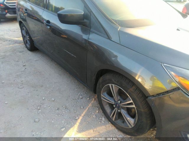 1FADP3FE2JL259581 Ford FOCUS SE