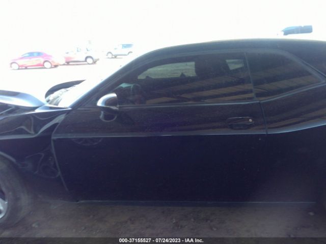 2C3CDZAG8FH823222 Dodge Challenger Sxt