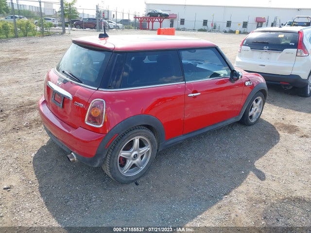 2007 MINI COOPER HARDTOP VIN: WMWMF33567TT53860