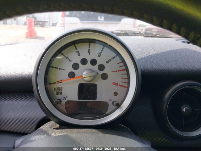 2007 MINI COOPER HARDTOP VIN: WMWMF33567TT53860