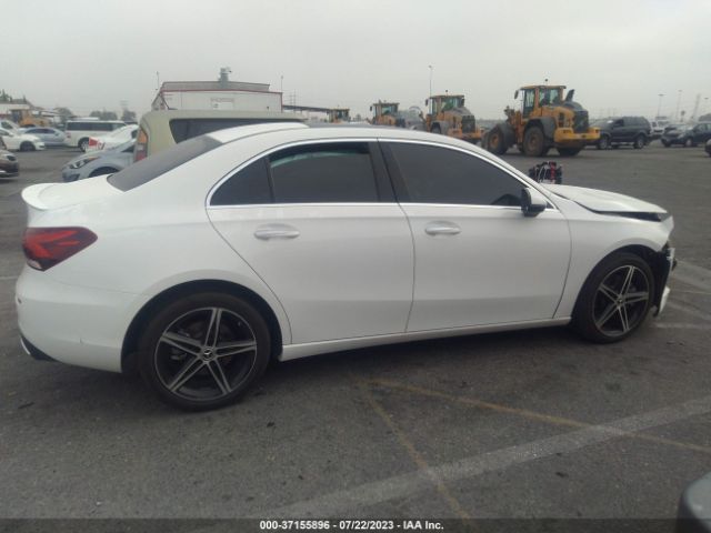 W1K3G4EB7NJ371772 Mercedes-Benz A-class A 220