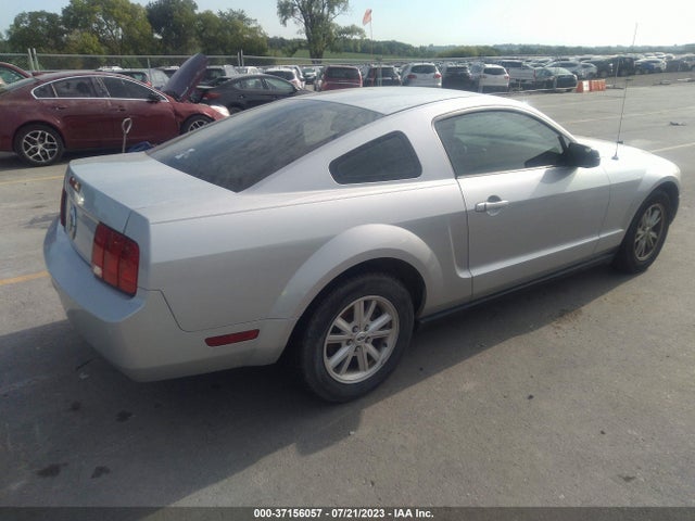 2005 FORD MUSTANG DELUXE/PREMIUM VIN: 1ZVFT80N555155453